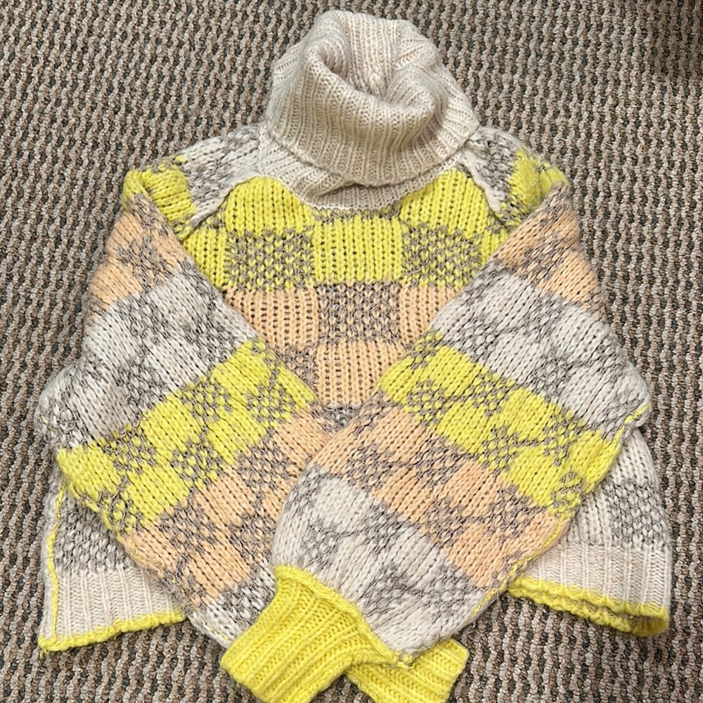 Cozy Yellow and Gray Checkered Turtleneck Sweater